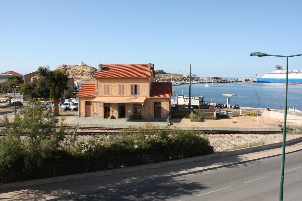 Residence Des Iles เอลเลอรูซ ภายนอก รูปภาพ